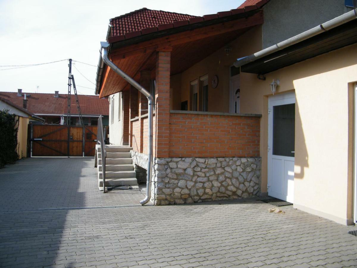 Pál utcai Apartman Mişcolţ Exterior foto