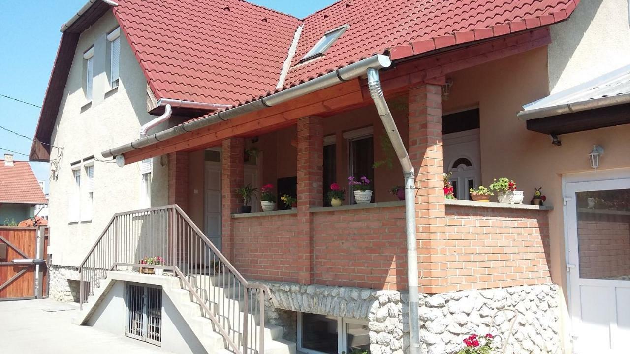 Pál utcai Apartman Mişcolţ Exterior foto